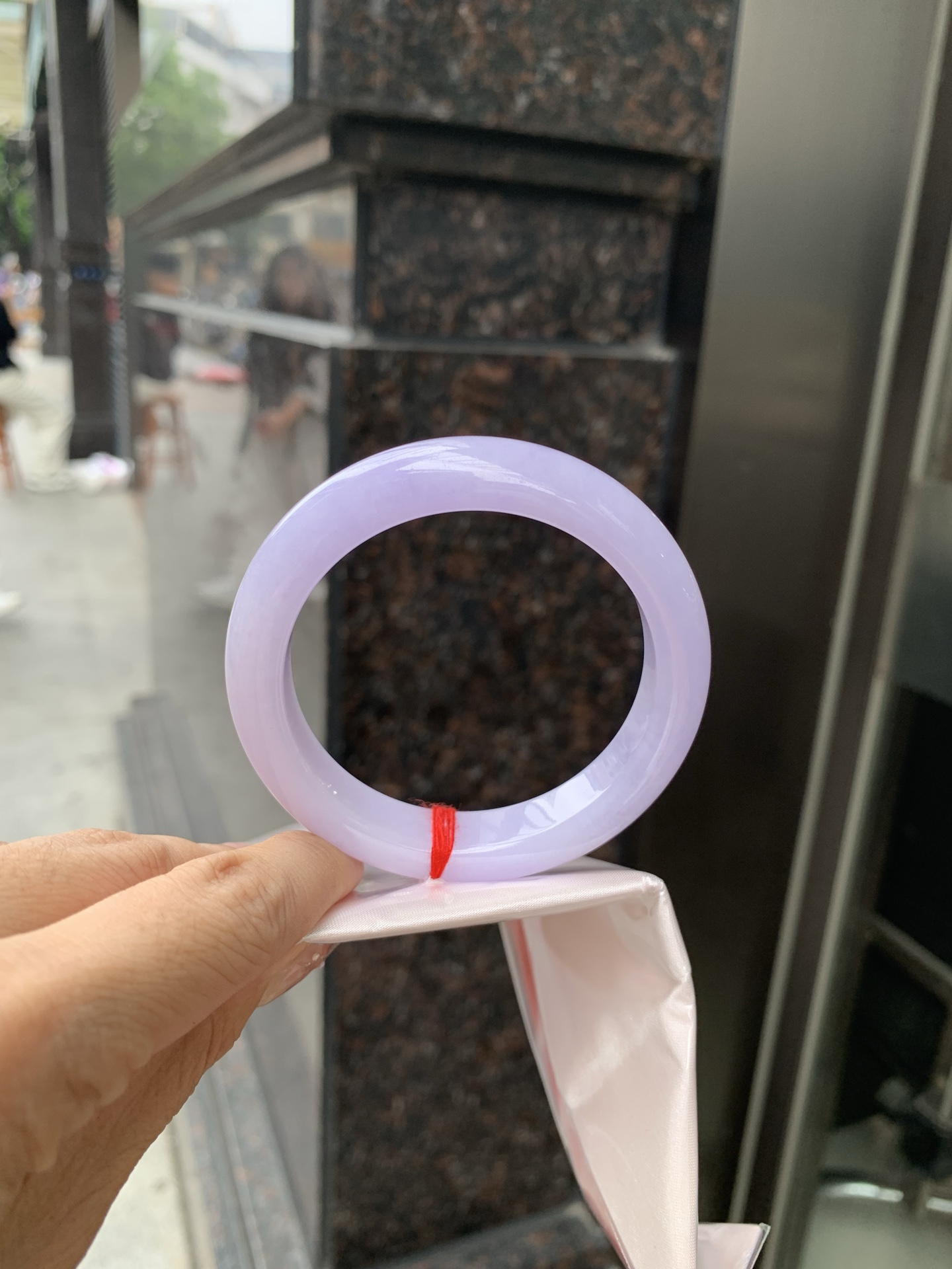 正圈 0509-N666 打灯细纹，底妆水润，满圈吸睛抢眼，浪漫迷人，仙气飘飘，优雅高贵显气质，感满满，满满底色均匀不失色，不同光线不一样视觉感受