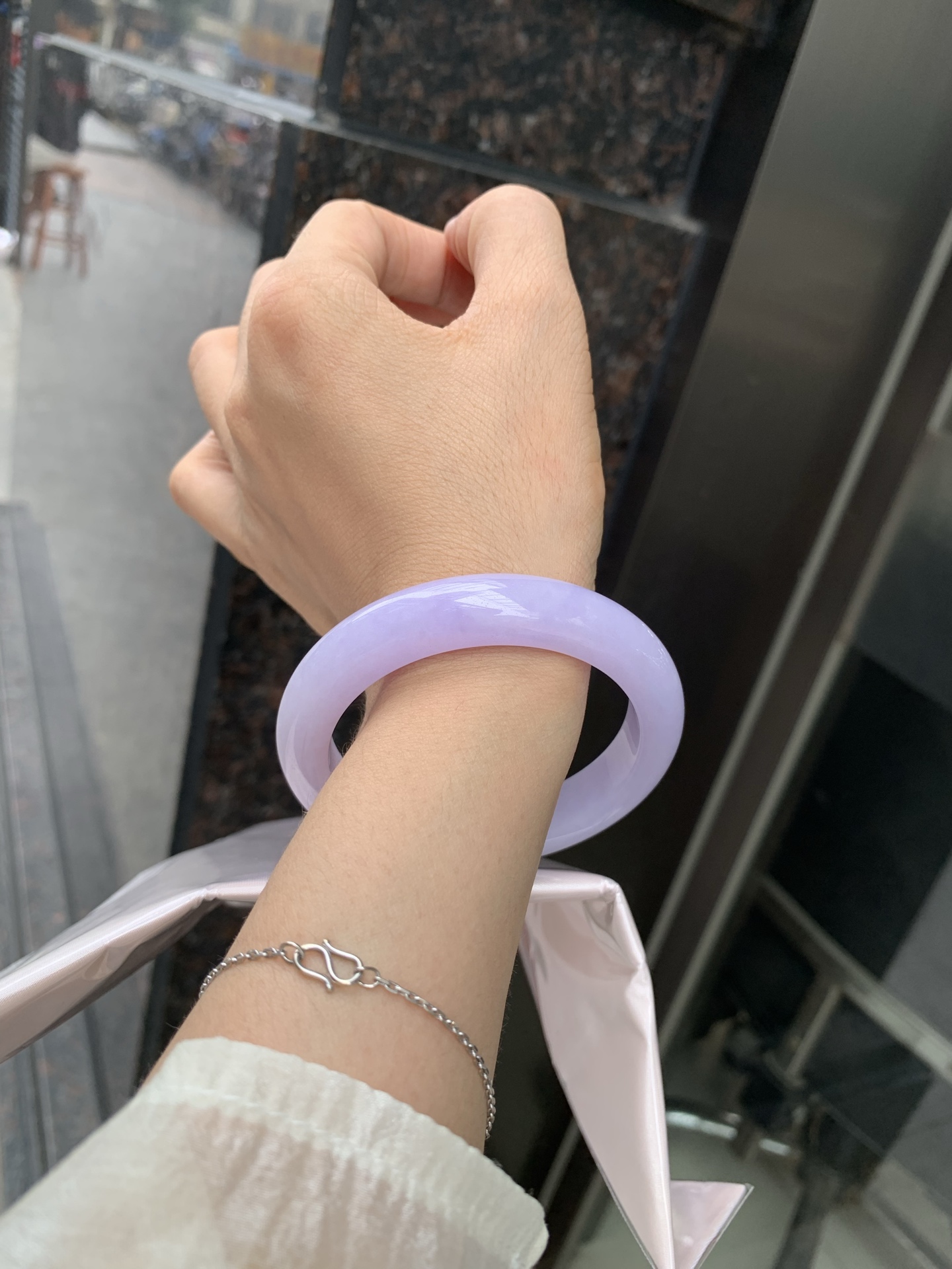 正圈 0509-N666 打灯细纹，底妆水润，满圈吸睛抢眼，浪漫迷人，仙气飘飘，优雅高贵显气质，感满满，满满底色均匀不失色，不同光线不一样视觉感受