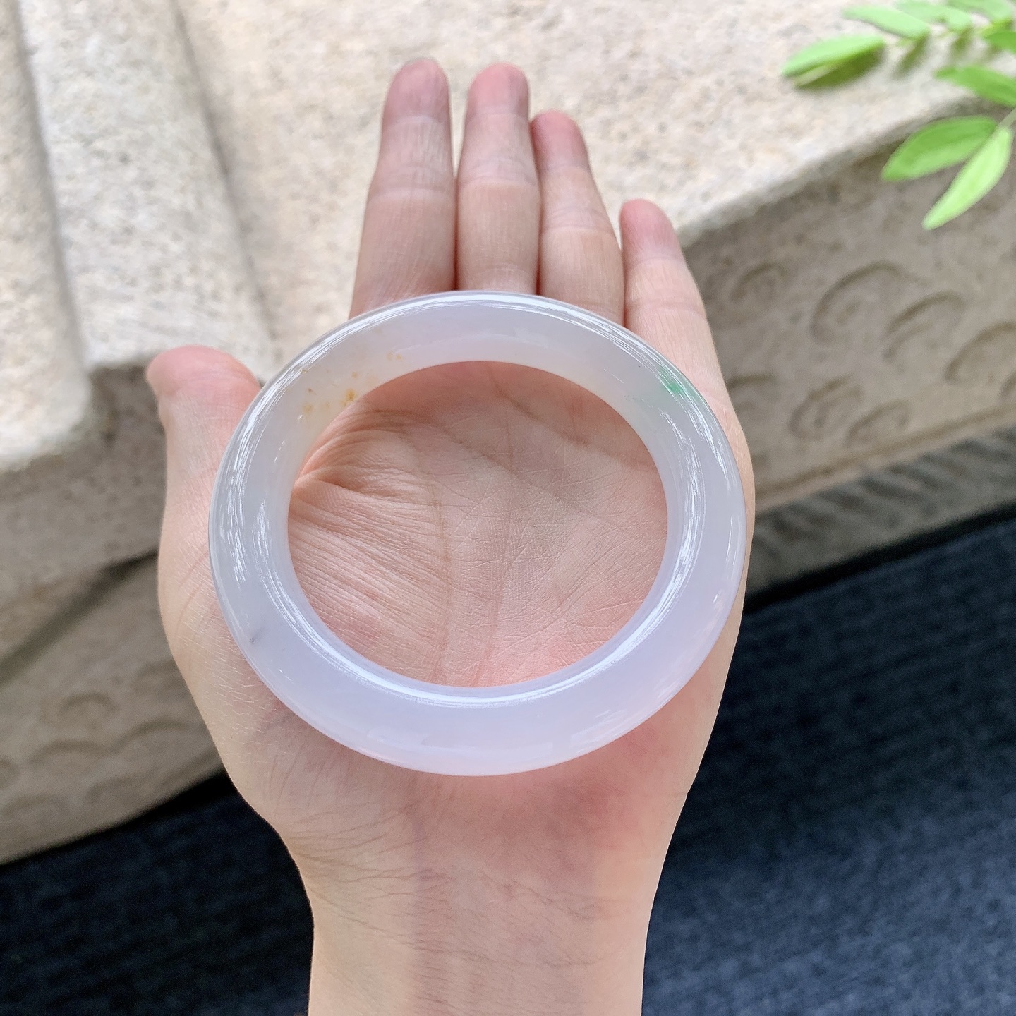 圆条53 54 圈口54/10/10.5 编码BA042402 糯冰三彩，水润，种老，细腻，打灯有纹