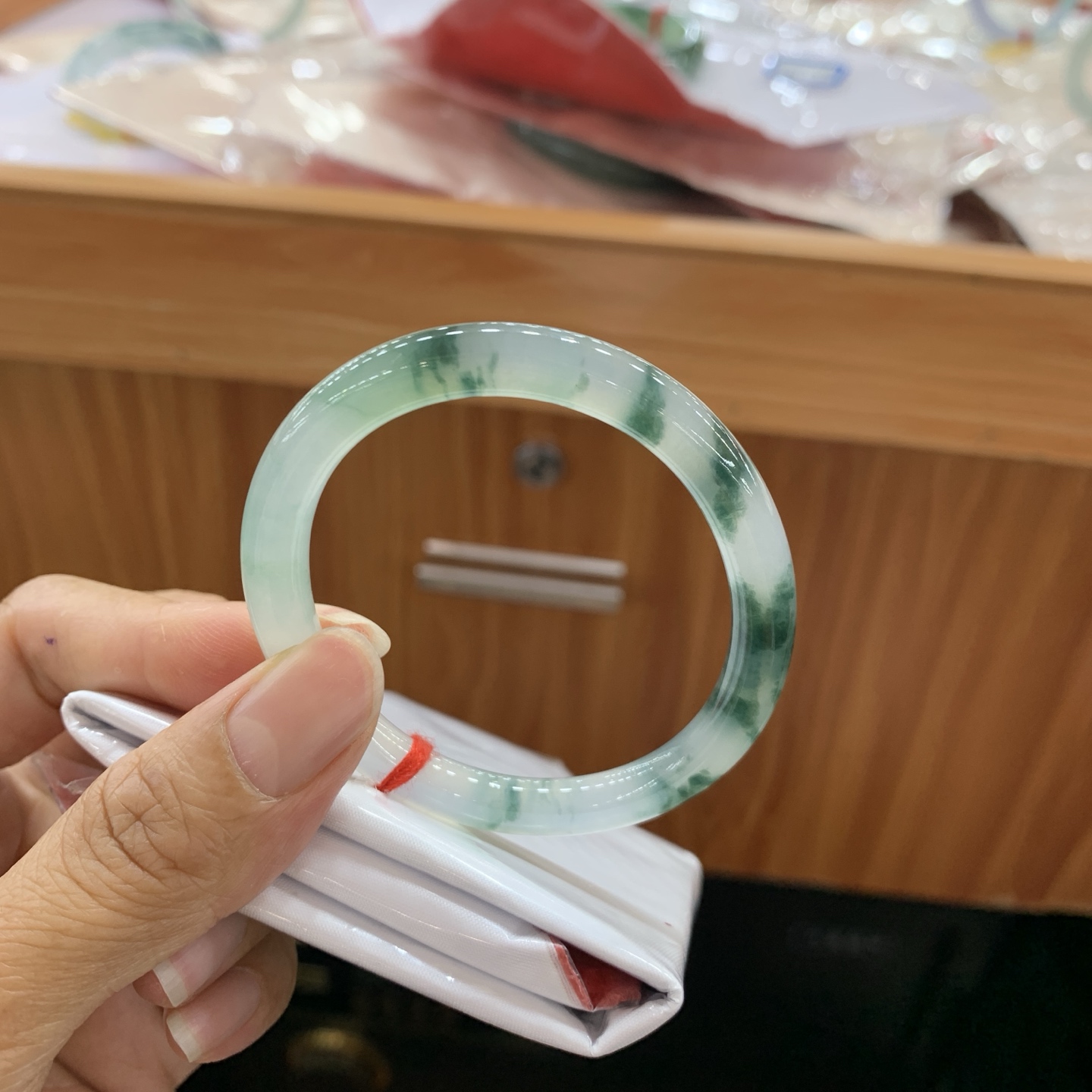 冰飘花小圆条贵妃翡翠手镯 54-46.6-6.9-7