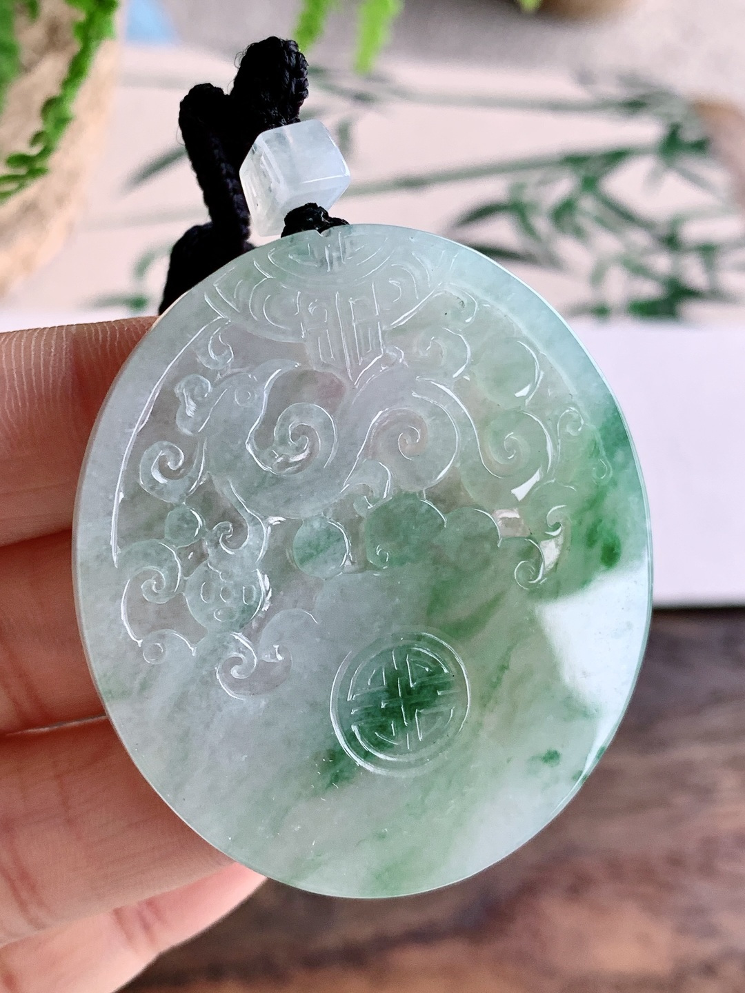 ️冰飘绿花仿古凤凰牌吊坠 说明 缅料 性比高 飘花 尺寸 51.7-45.8-4.7 重量 31克 不议