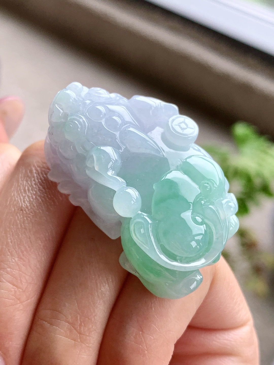 【裸石】🫧冰飘绿花貔貅吊坠 【说明】缅甸 性比高 飘花 【尺寸】43-23.6-14.8 【重量】3