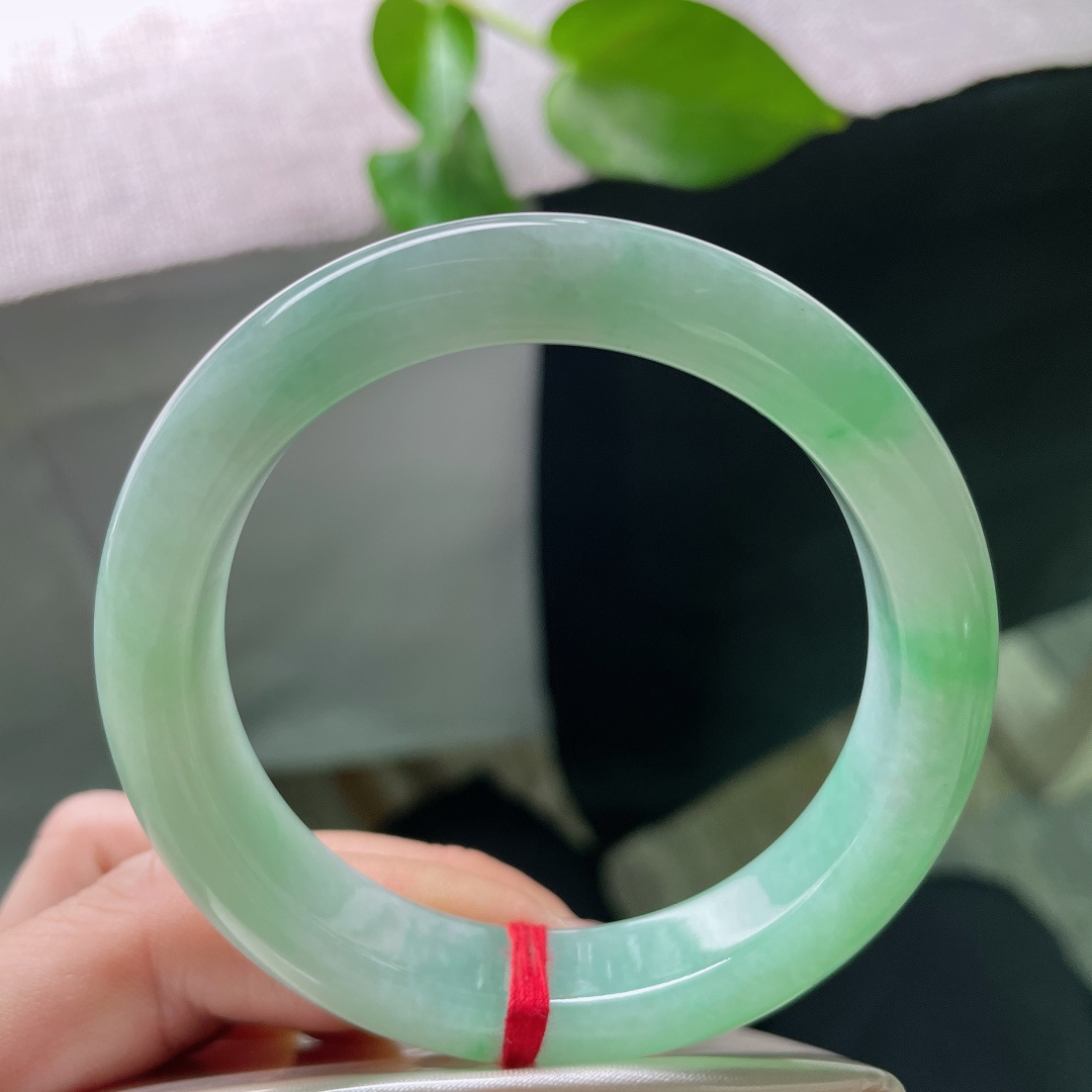 绿底正圈，水润细腻，温婉可人，贵气，皮纹，ss52479a