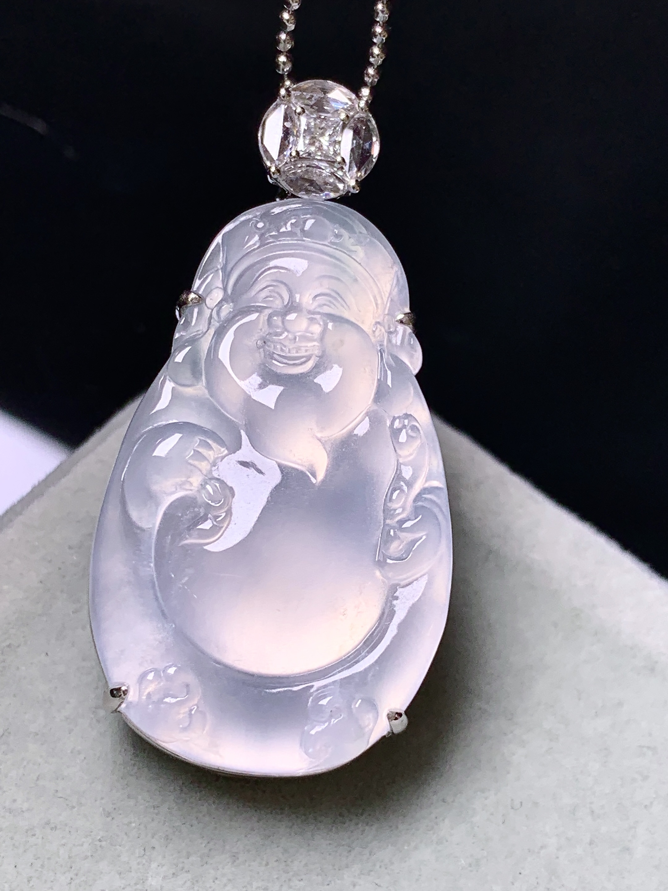 18k金钻镶嵌冰种财神爷吊坠 玉质细腻 色泽艳丽清新 水润亮眼 整体尺寸40*19.8*10 g2