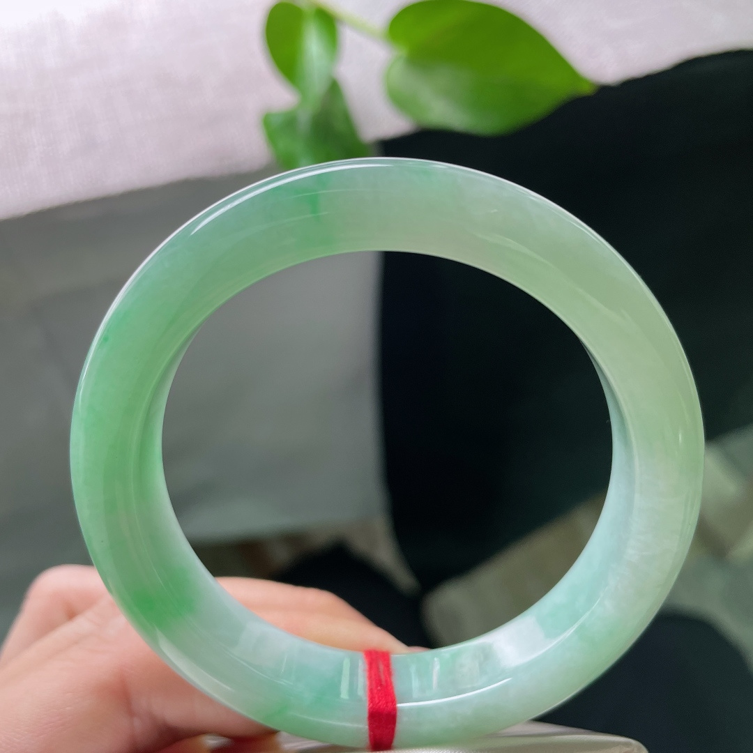 绿底正圈，水润细腻，温婉可人，贵气，皮纹，ss52479a