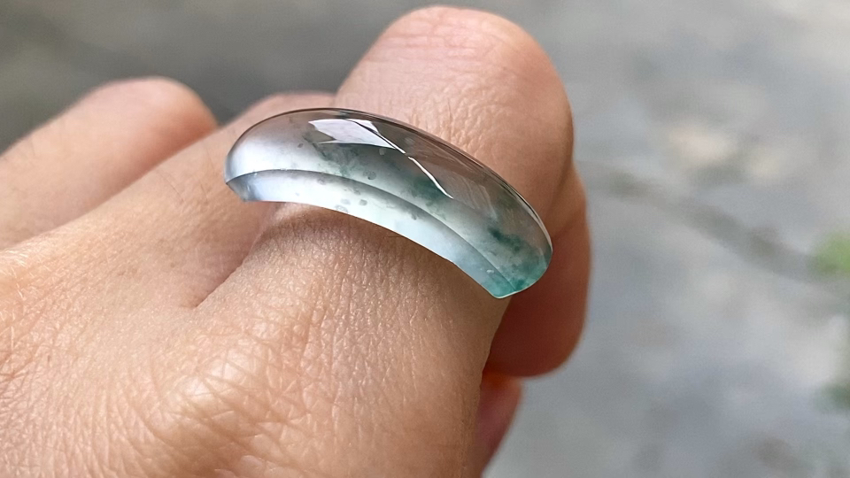 玻璃钢飘彩马鞍