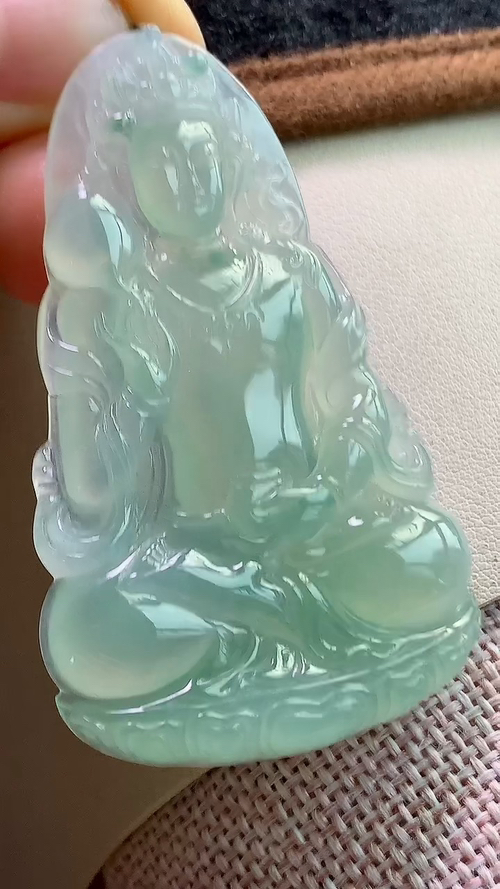 ️天然翡翠，晴水度母观音，尺寸65-39.3-5.6 an58