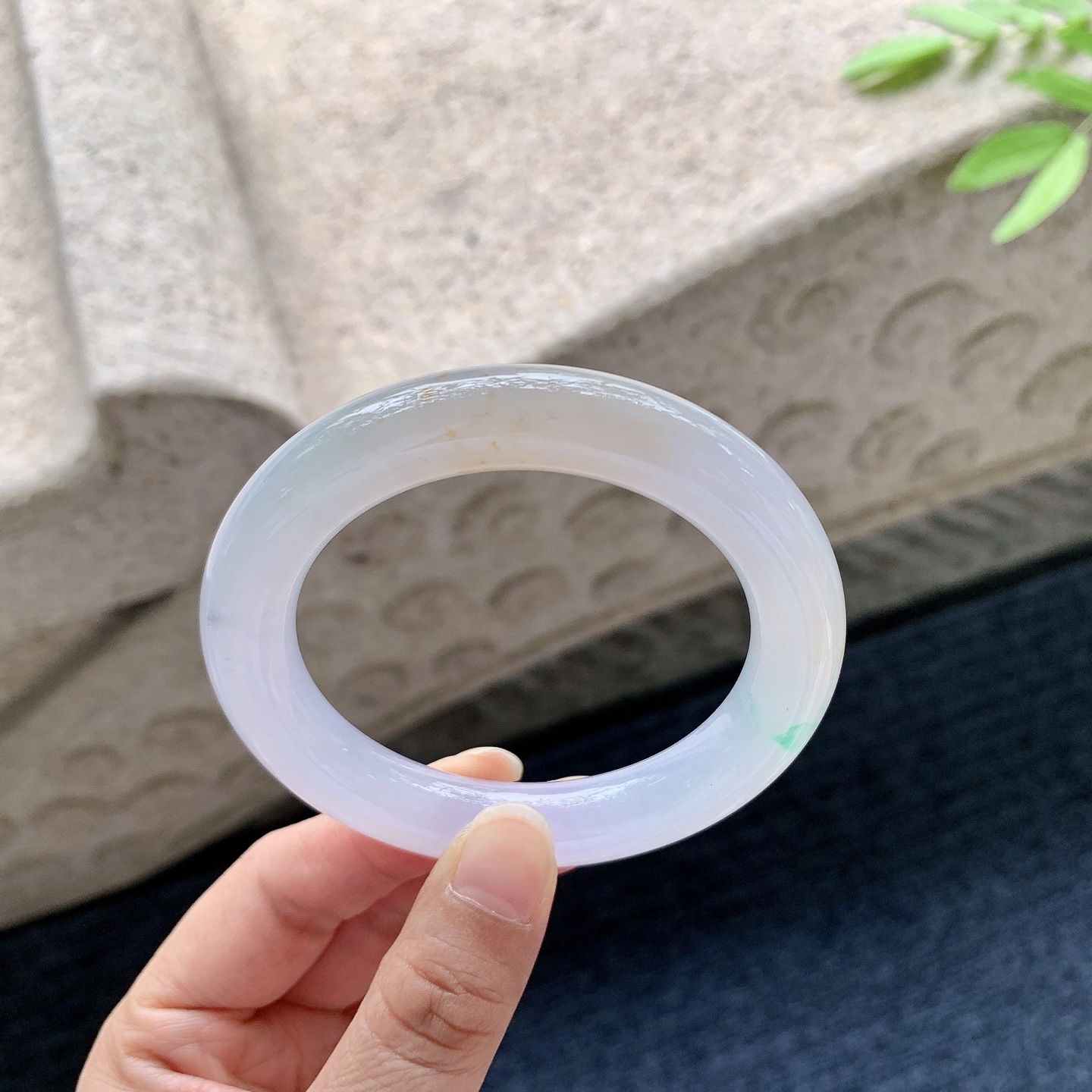 圆条53 54 圈口54/10/10.5 编码BA042402 糯冰三彩，水润，种老，细腻，打灯有纹线