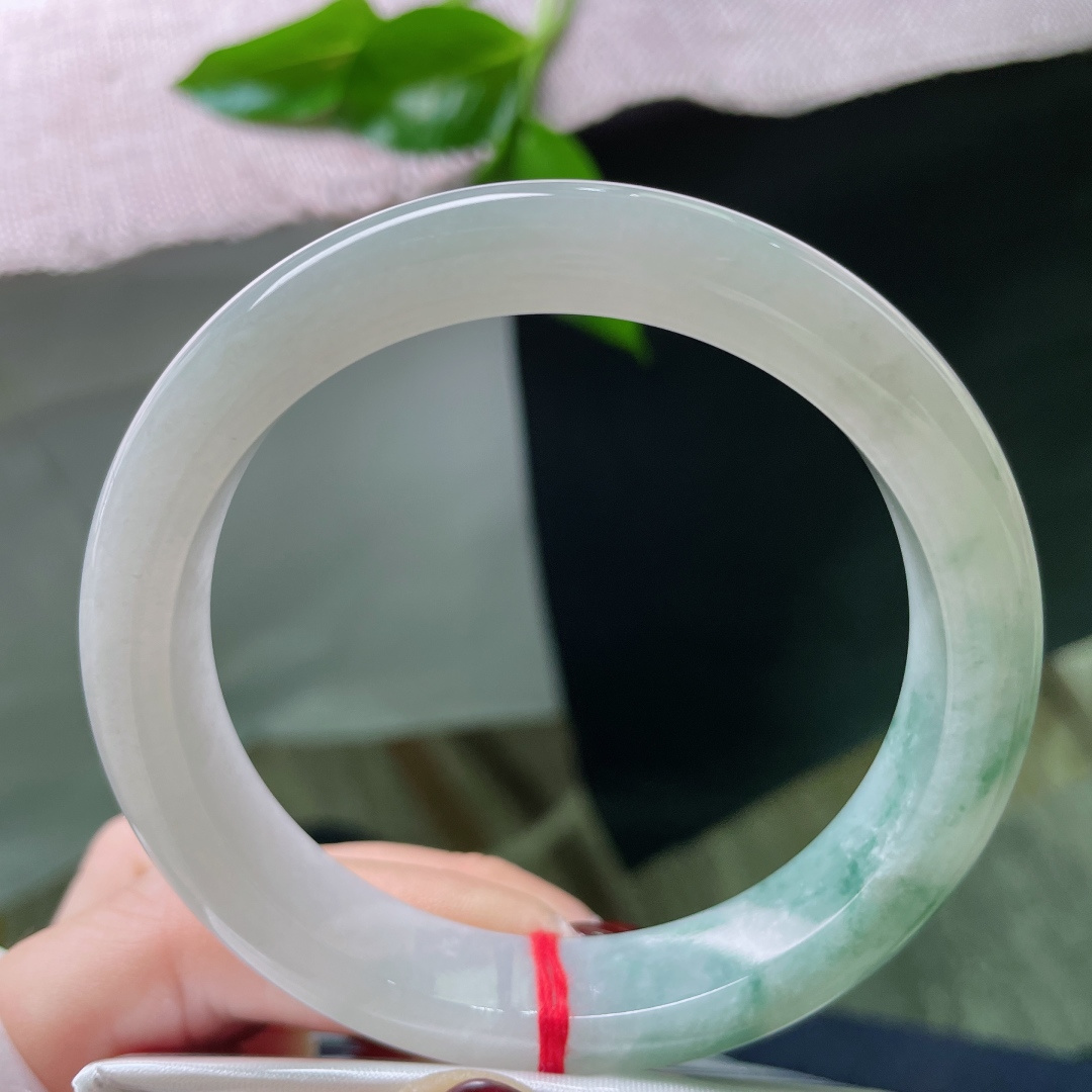 60/12.2/8.9飘花正圈，水润细腻，一抹飘花，婉间风华，贵气，无裂, ss50344a