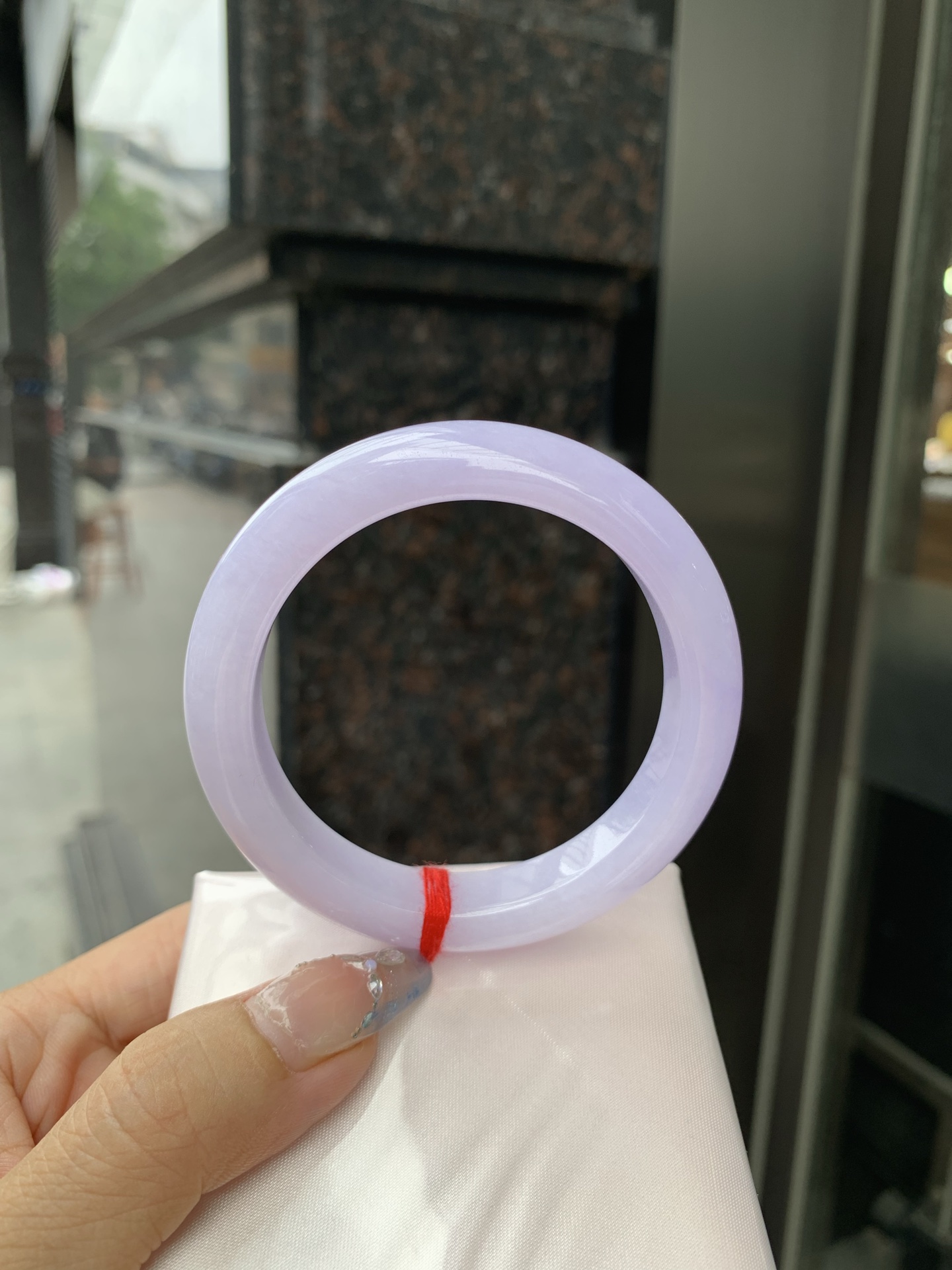 正圈 0509-N666 打灯细纹，底妆水润，满圈吸睛抢眼，浪漫迷人，仙气飘飘，优雅高贵显气质，感满满，满满底色均匀不失色，不同光线不一样视觉感受