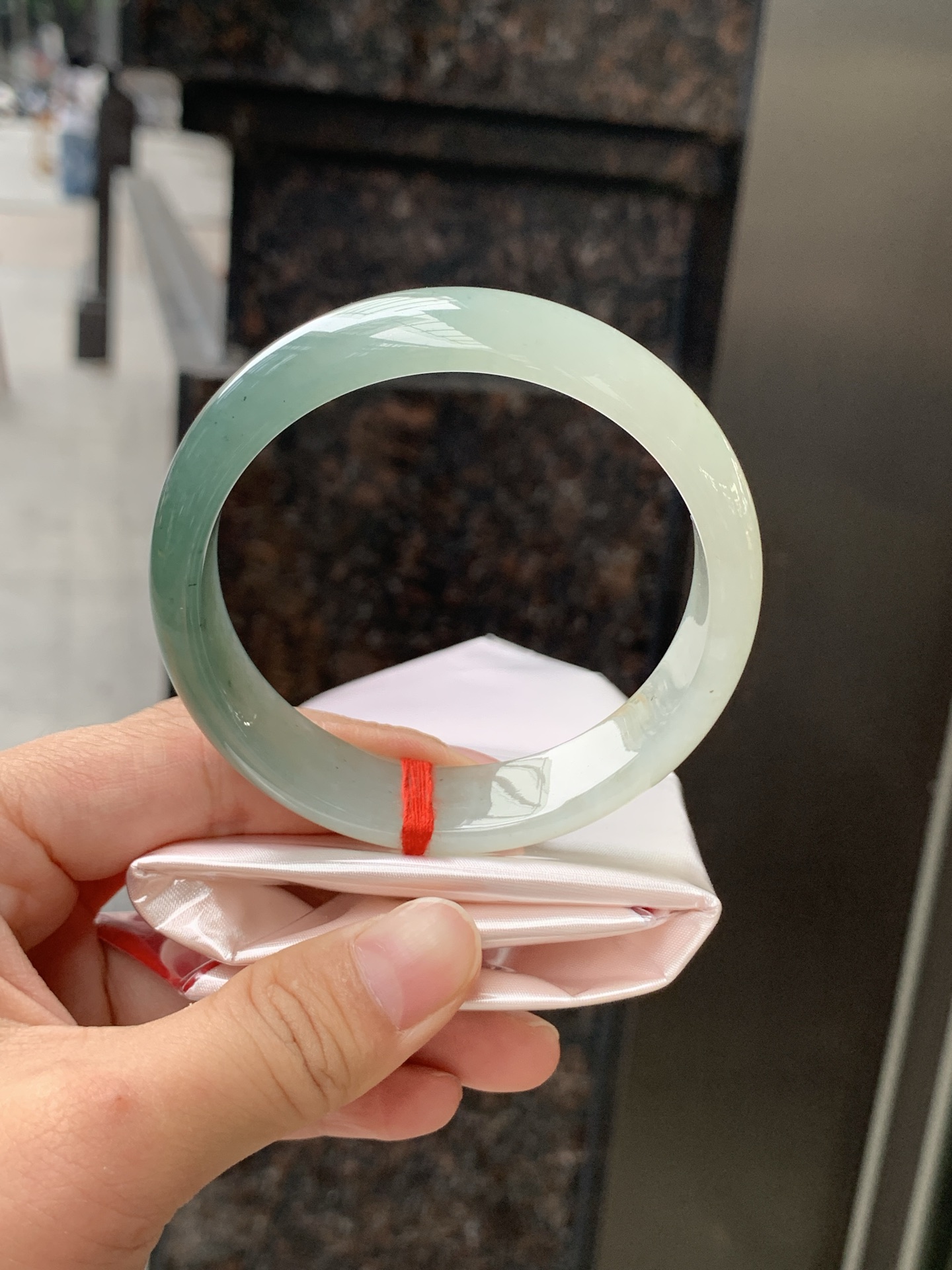 半山水宽版正圈 0509-N470-3 无裂，有矿点，底妆水润，半山半水天然意境，上手不挑皮，自带清