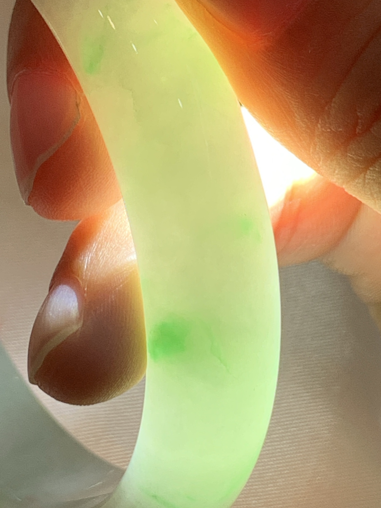 飘花正圈 59-12.5-7.4 0509-N471 打灯细纹，底妆水润细腻，几抹蓝花灵动飘逸，意境感十足，古典优雅又秀气