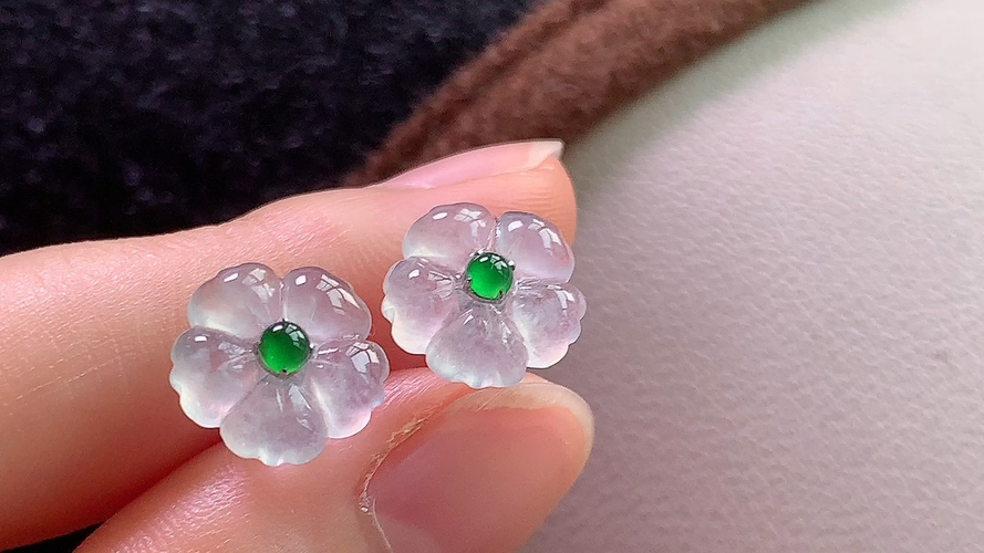 天然翡翠，冰透花朵，18k金耳钉，无裂，尺寸10.8-2.2 an58