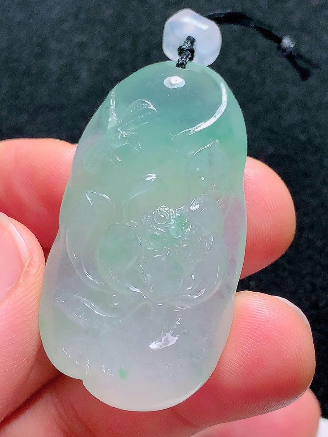 ️冰种底色好运连连，种老水头好，又冰又润，饱满无裂，尺寸：44.2/24.9/10.4mm
