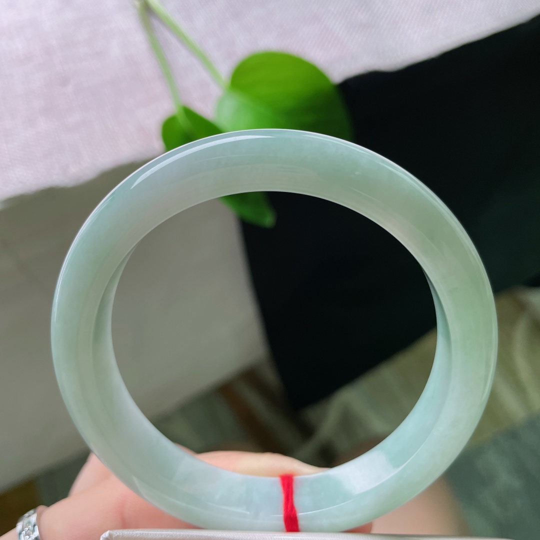 绿底正圈，色系甜美，温柔可人，减龄，质地温润细腻，有纹，ss51789a