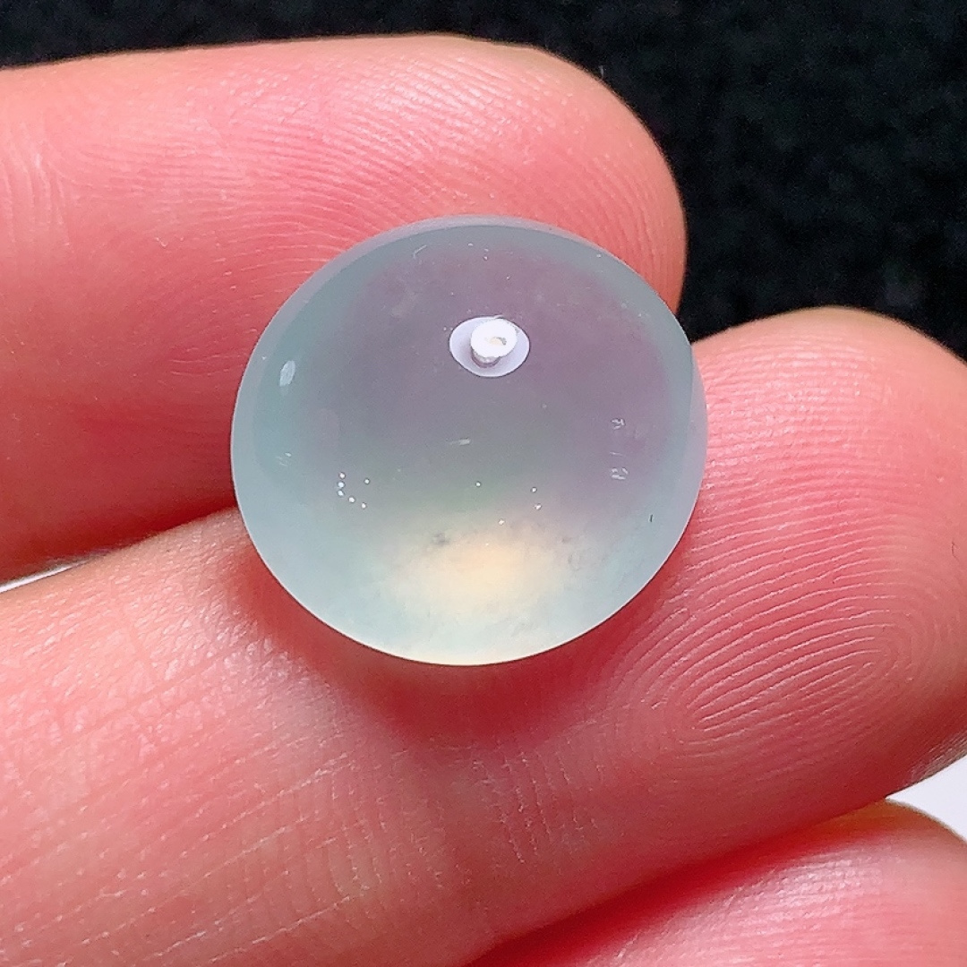 ️冰种蛋面，种老水头好，又冰又润，饱满无裂，尺寸：14.5/7.2mm