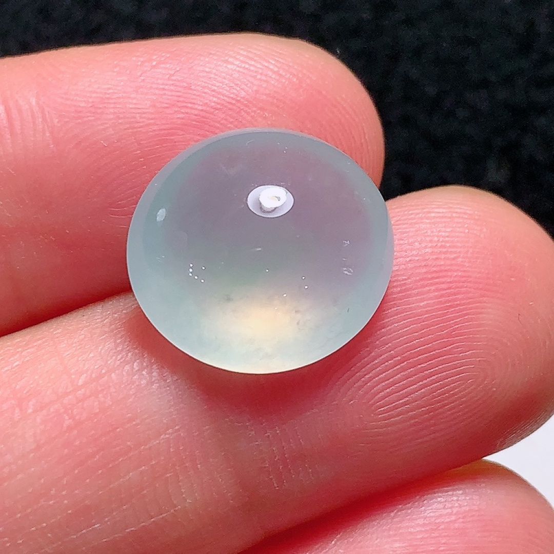 ️冰种蛋面，种老水头好，又冰又润，饱满无裂，尺寸：14.5/7.2mm