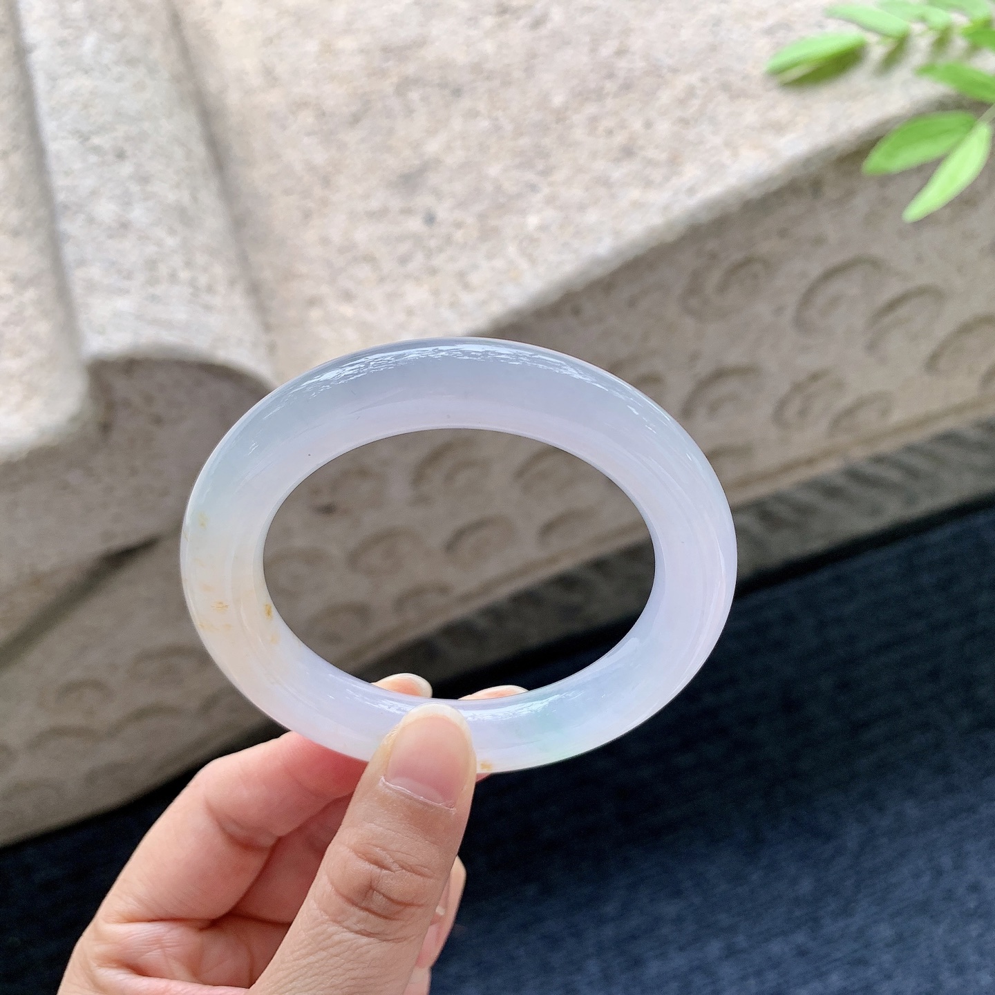 圆条53 54 圈口54/10/10.5 编码BA042402 糯冰三彩，水润，种老，细腻，打灯有纹线