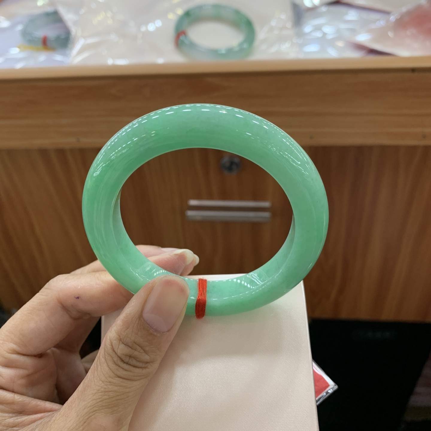 050825WJ 满绿正圈翡翠手镯 53.5-11.2-9.9