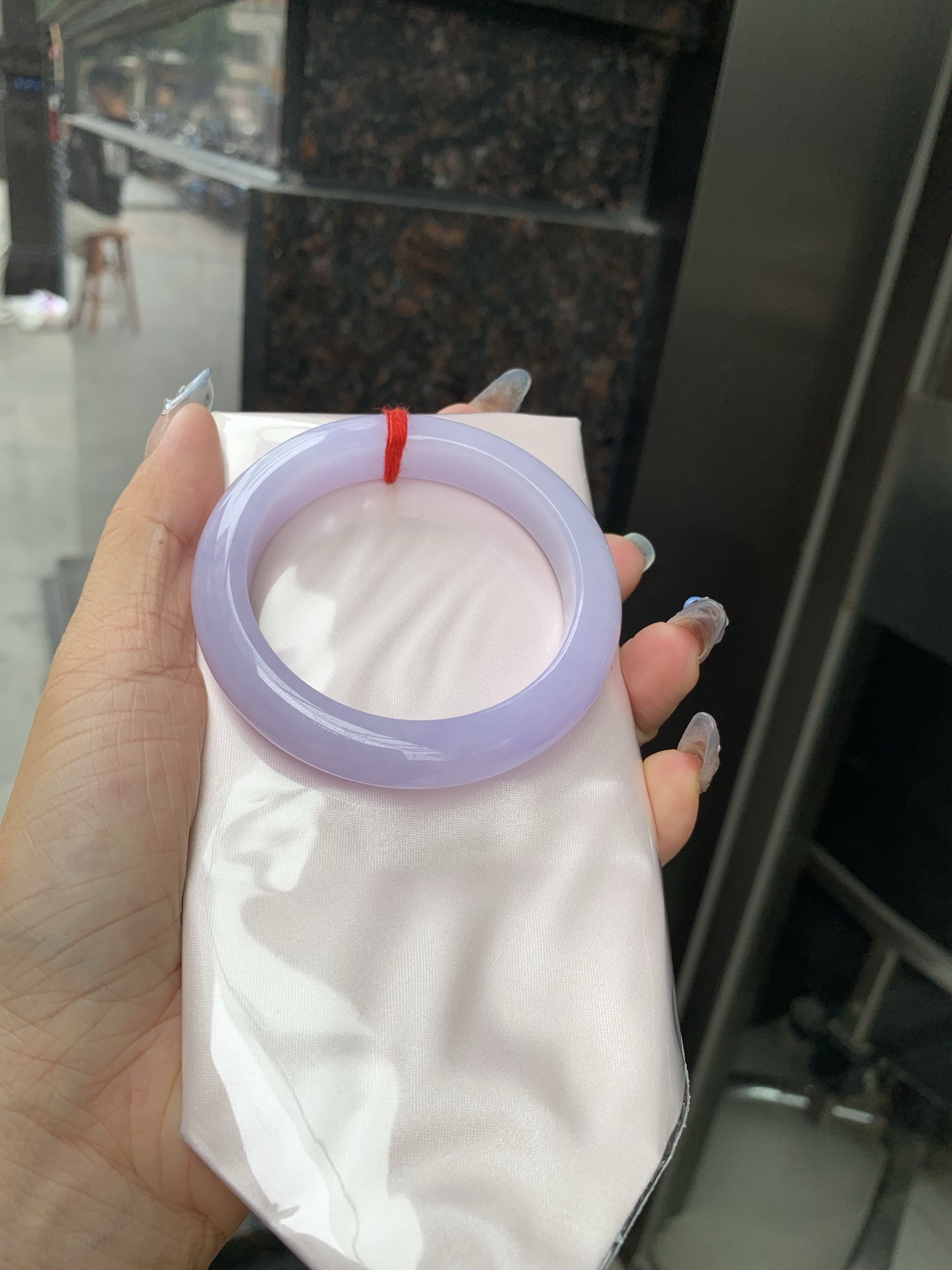 正圈 0509-N666 打灯细纹，底妆水润，满圈吸睛抢眼，浪漫迷人，仙气飘飘，优雅高贵显气质，感满满，满满底色均匀不失色，不同光线不一样视觉感受