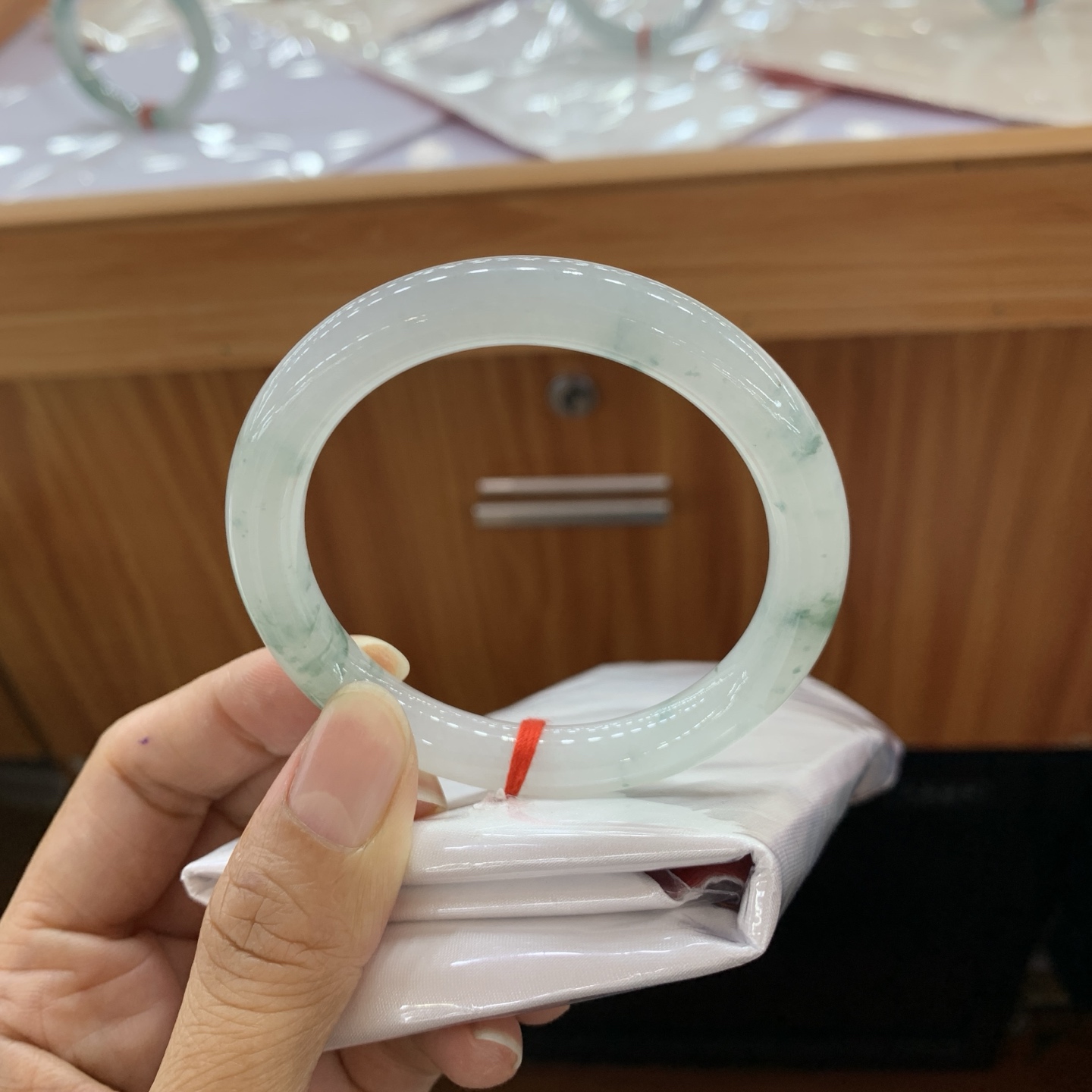 051008GXXY 飘花圆条翡翠手镯 53.5-8.8-8.5