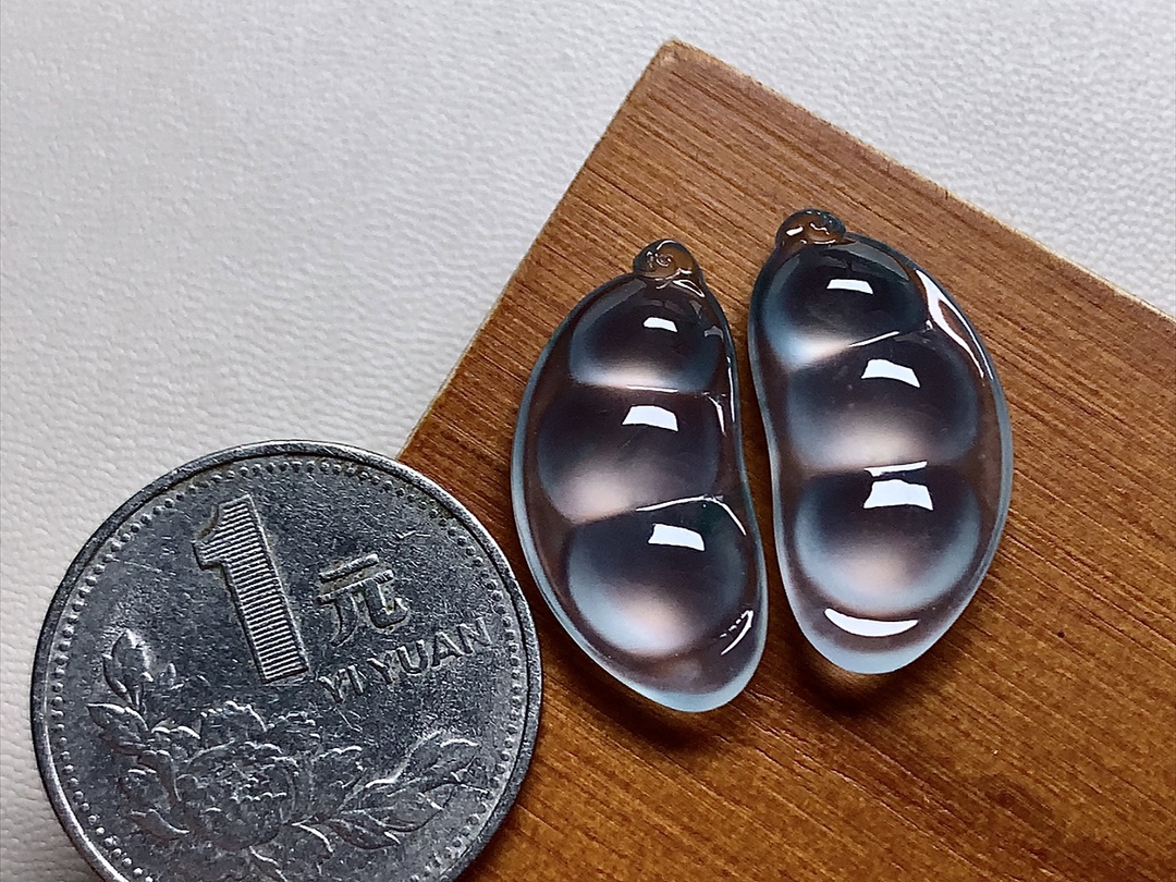 ️ 玻璃种福豆一对 质量，冰透起胶感，行家货尺寸23.7*12.5*3