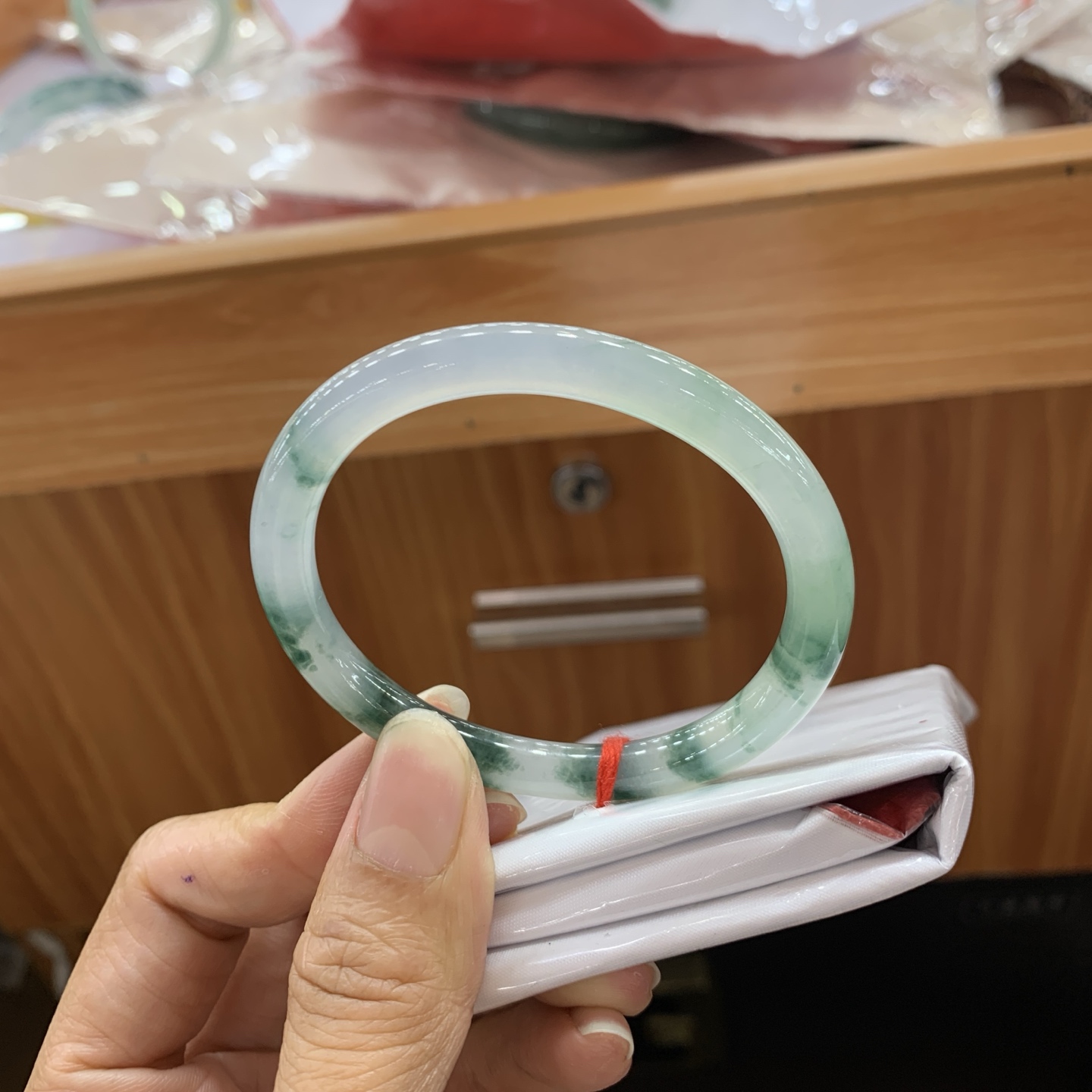 冰飘花小圆条贵妃翡翠手镯 54-46.6-6.9-7