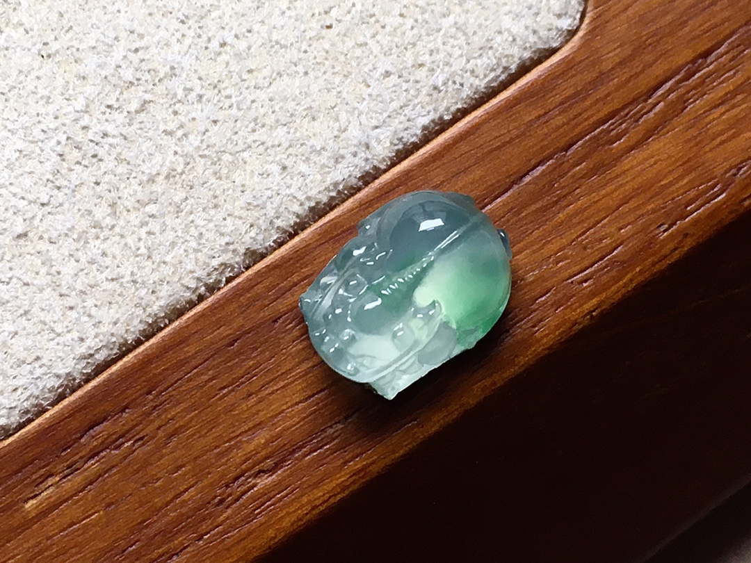 ️ 玻璃种飘色貔貅 种水，招财，无裂尺寸11*8*5 超值