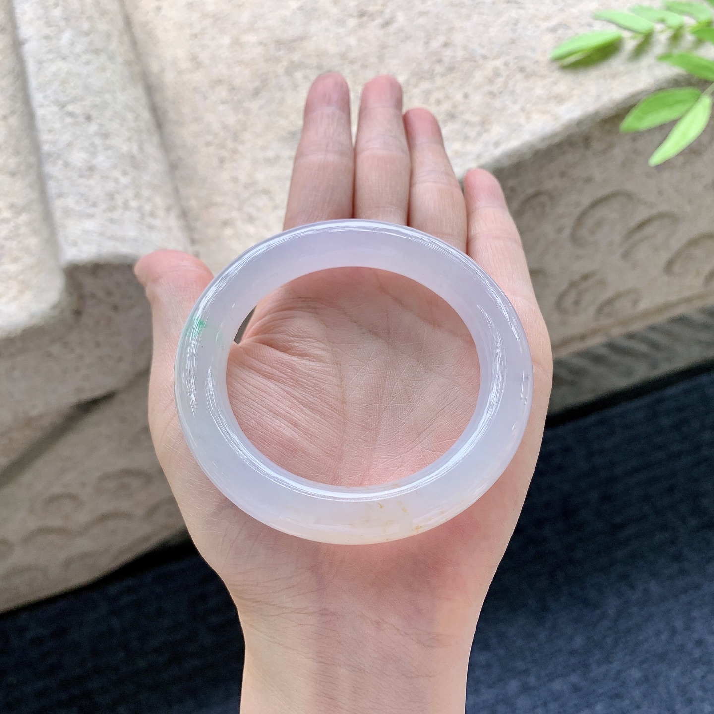 圆条53 54 圈口54/10/10.5 编码BA042402 糯冰三彩，水润，种老，细腻，打灯有纹线