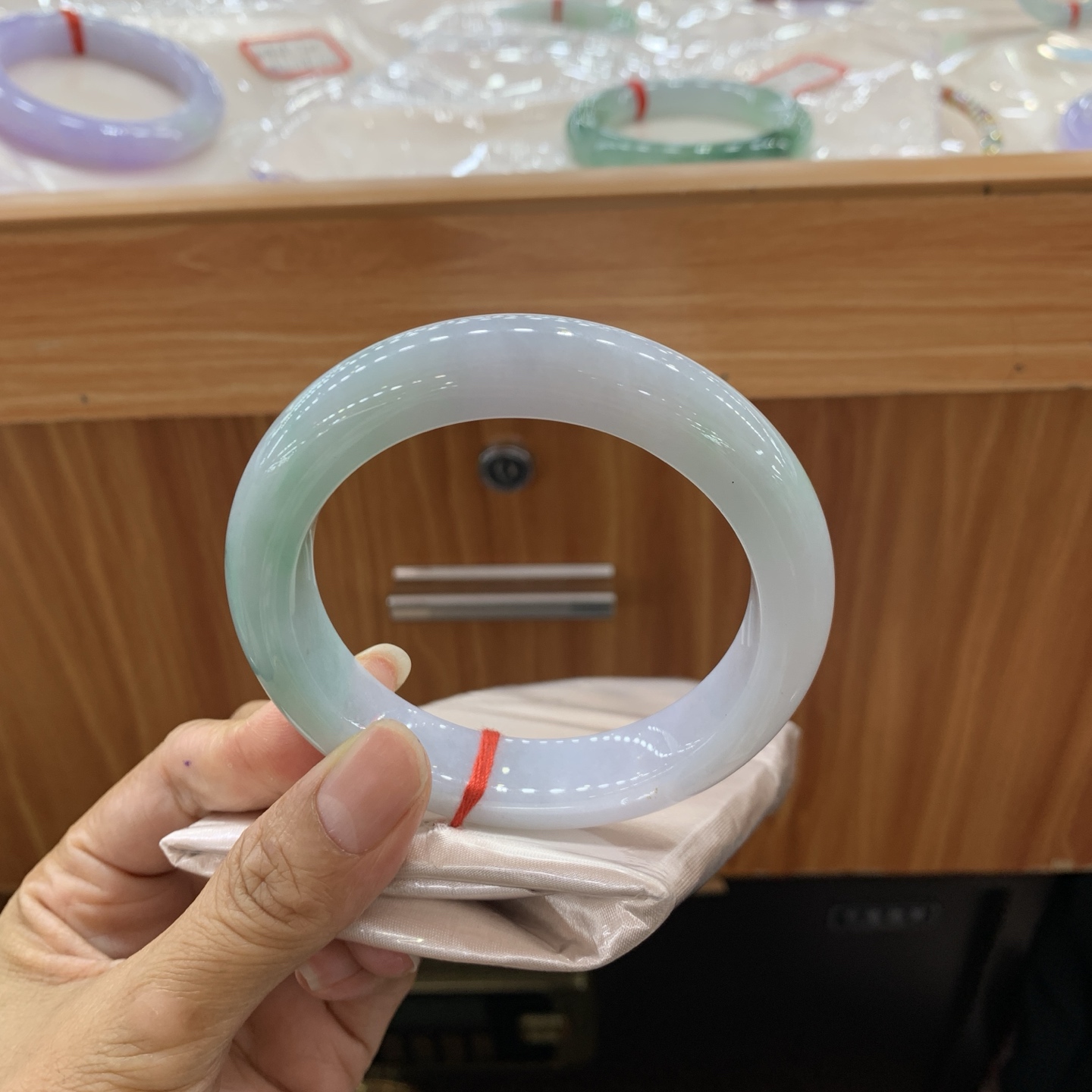 050818CK 飘花大圈口正圈翡翠手镯 60.8-13.3-10.5