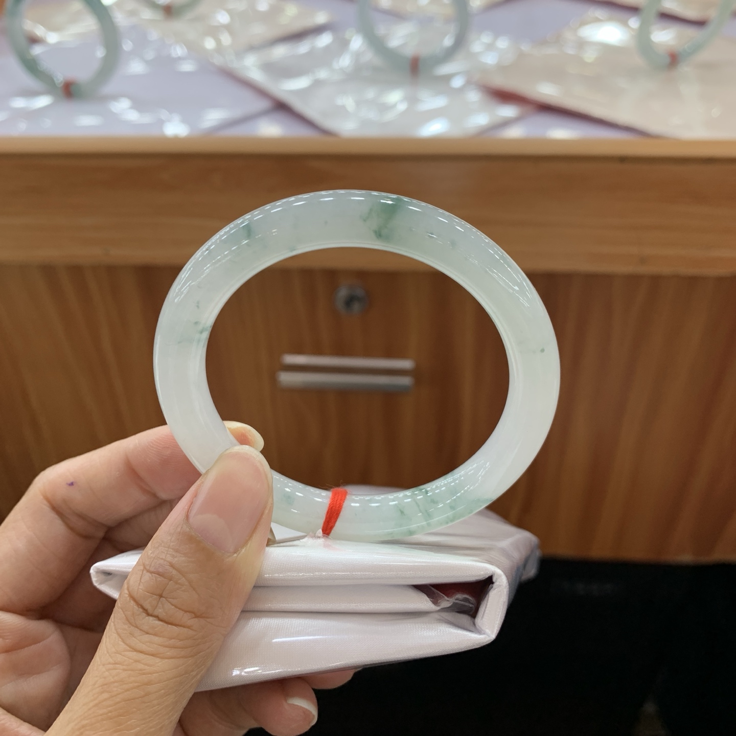 051008GXXY 飘花圆条翡翠手镯 53.5-8.8-8.5