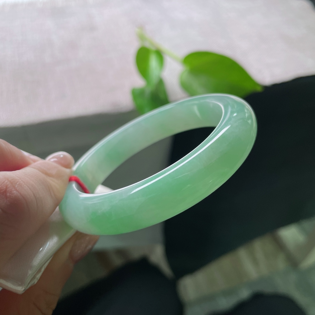 绿底正圈，水润细腻，温婉可人，贵气，皮纹，ss52479a