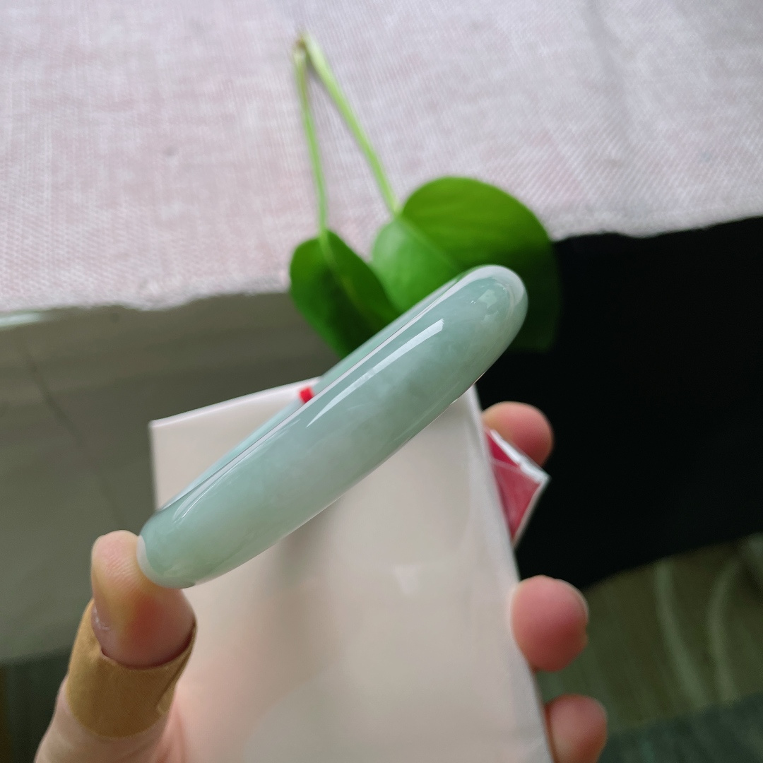 绿底正圈，色系甜美，温柔可人，减龄，质地温润细腻，有纹，ss51789a