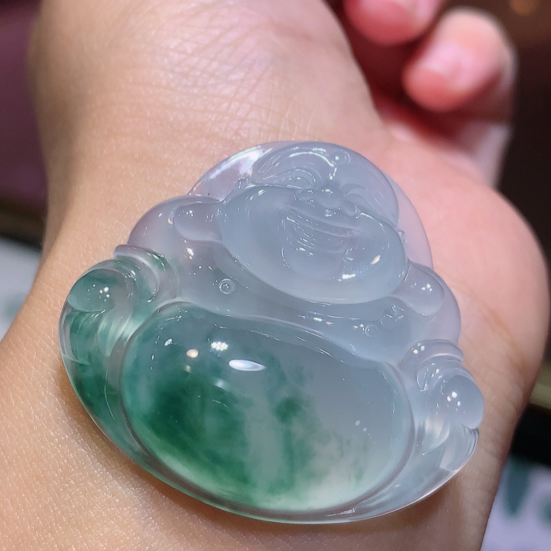 超值 29200 冰种飘花佛公挂件。冰润通透，种老油润起胶，佩戴优雅气质 货号77506，34.9-38.6-7.9