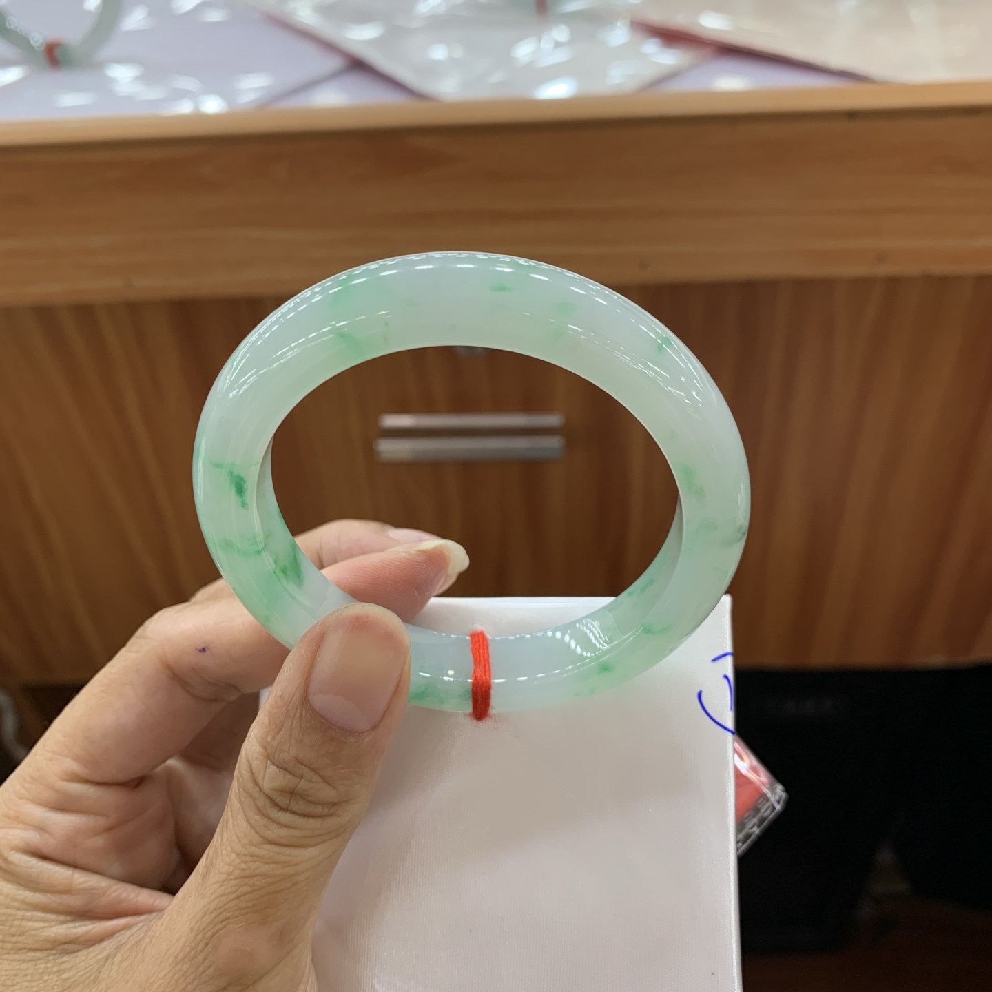 051013GXXY 飘绿正圈翡翠手镯 55.2-11-9