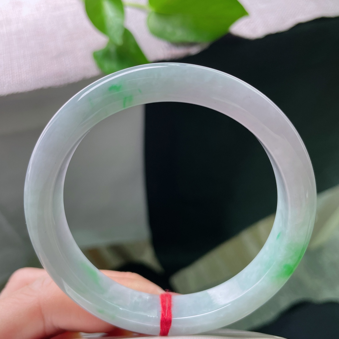 59.3/10.3/8.3飘绿正圈，温润质地，种老，腕间斗艳，自有风骨，有棉线，ss54735a