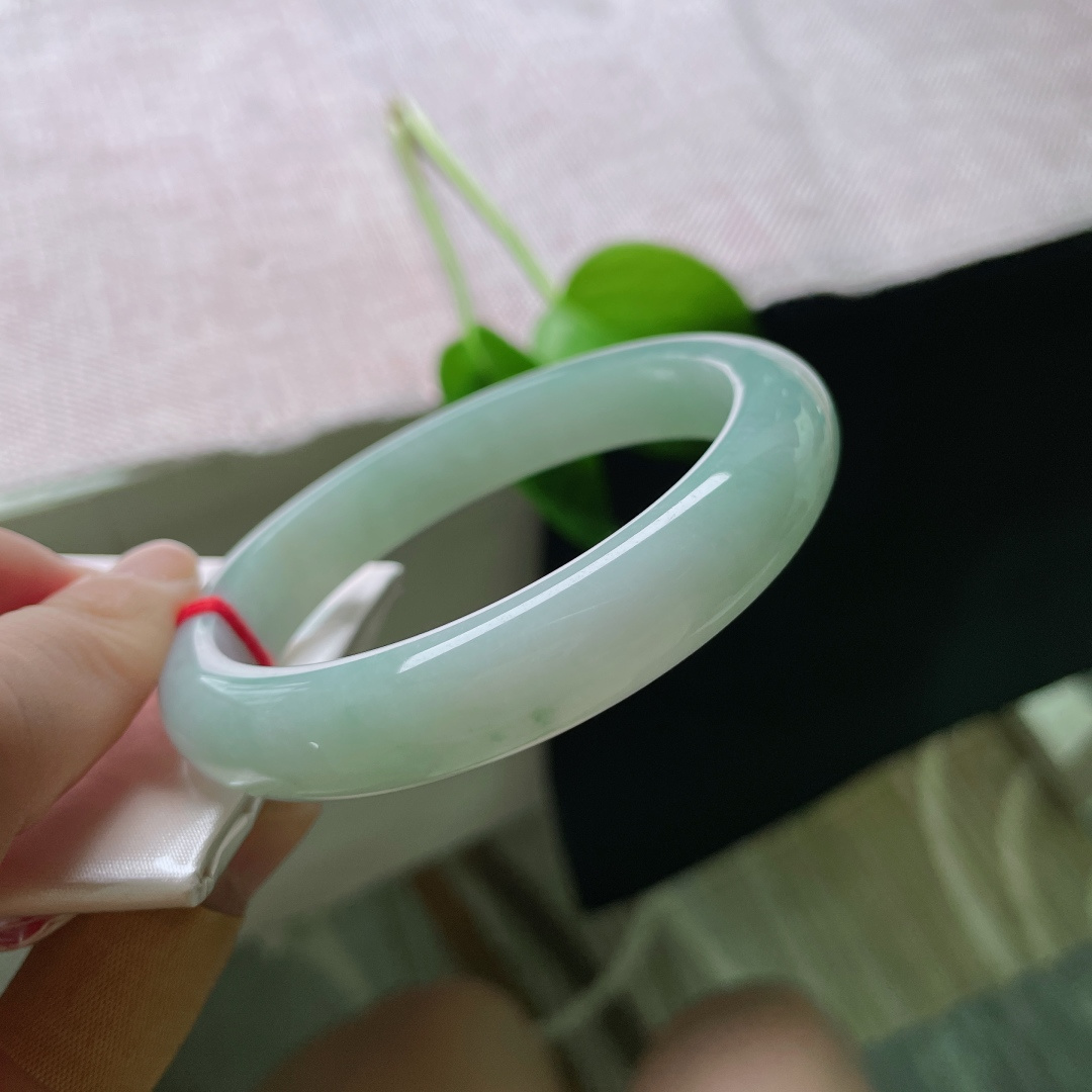 绿底正圈，色系甜美，温柔可人，减龄，质地温润细腻，有纹，ss51789a