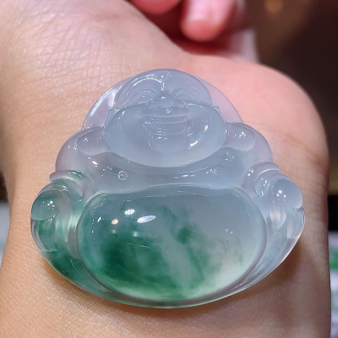 超值 29200 冰种飘花佛公挂件。冰润通透，种老油润起胶，佩戴优雅气质 货号77506，34.9-38.6-7.9