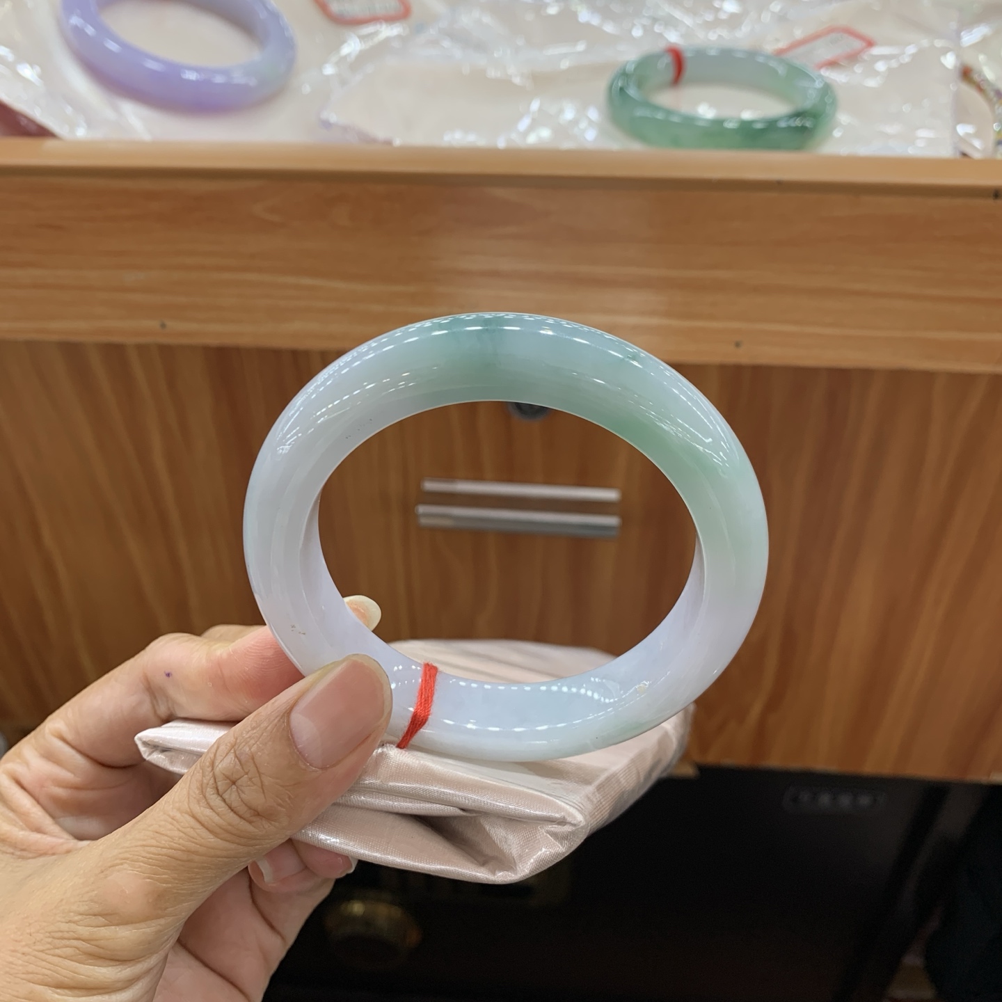 050818CK 飘花大圈口正圈翡翠手镯 60.8-13.3-10.5