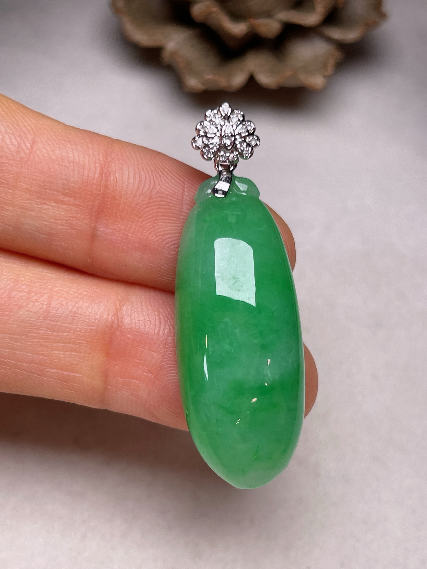 ️ 福瓜，冰糯种俏色，无裂，一手货源，裸石尺寸33/13.2/8.9、整体长39.7