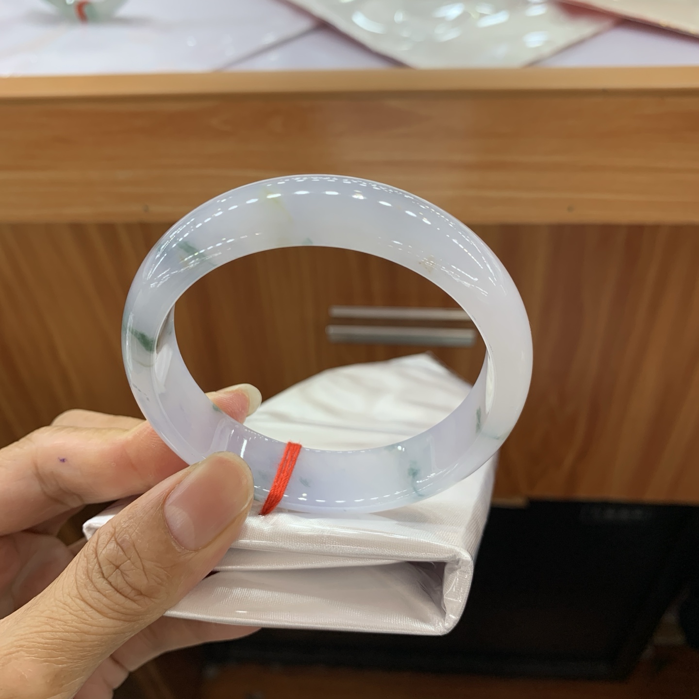 051010GXXY 飘花正圈翡翠手镯 57.8-15.2-7.5