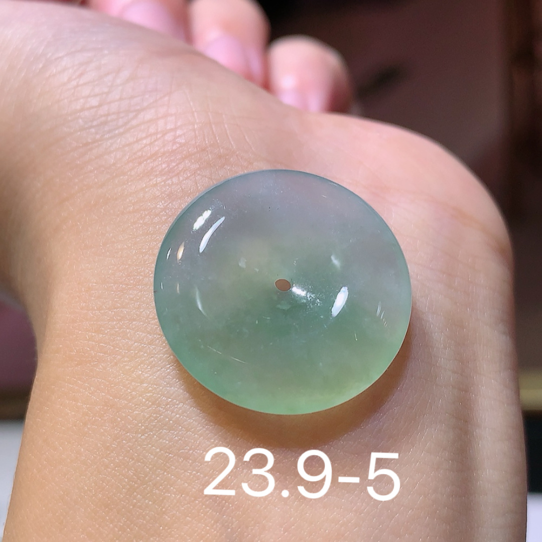 冰飘花平安扣挂件。冰润通透，种老油润起胶，佩戴优雅气质 货号06506，23.9-5