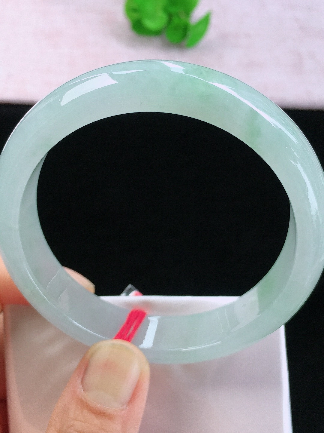 正圈60-61可戴，种老水足，尺寸60.2/13.8/8mm，底色大圈口正圈翡翠手镯..