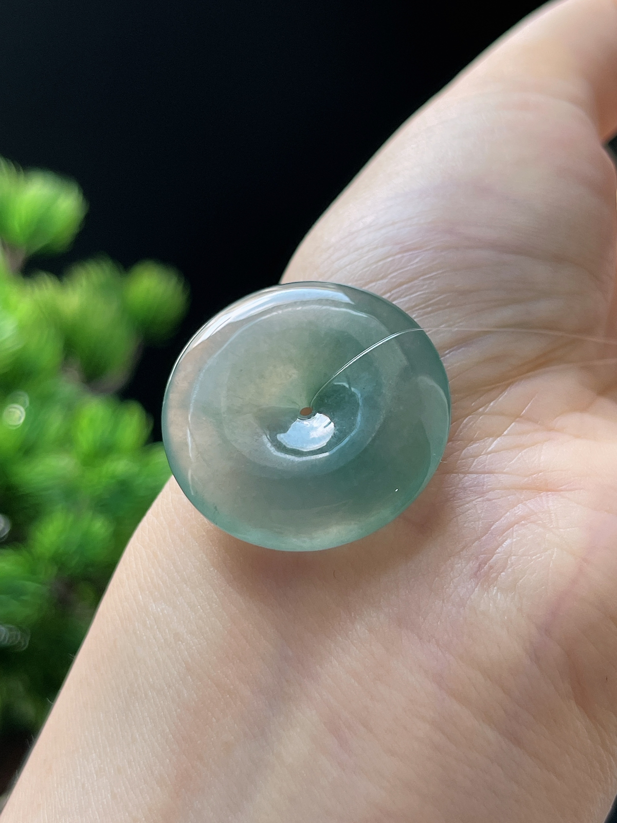 翡翠冰糯种飘绿平安扣