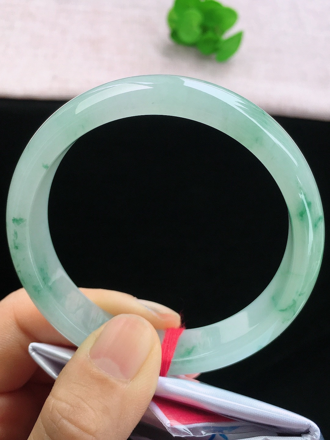 正圈59-60可戴，种老水足，尺寸59.5/13.5/7.5mm，冰飘花大圈口正圈翡翠手镯..