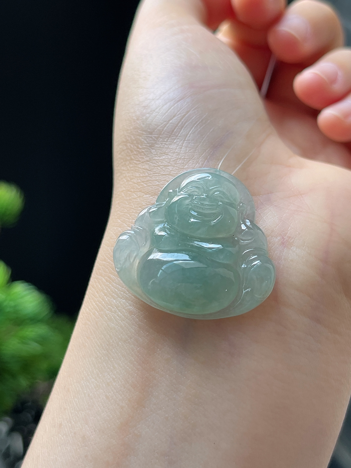 翡翠冰糯种浅绿色吊坠