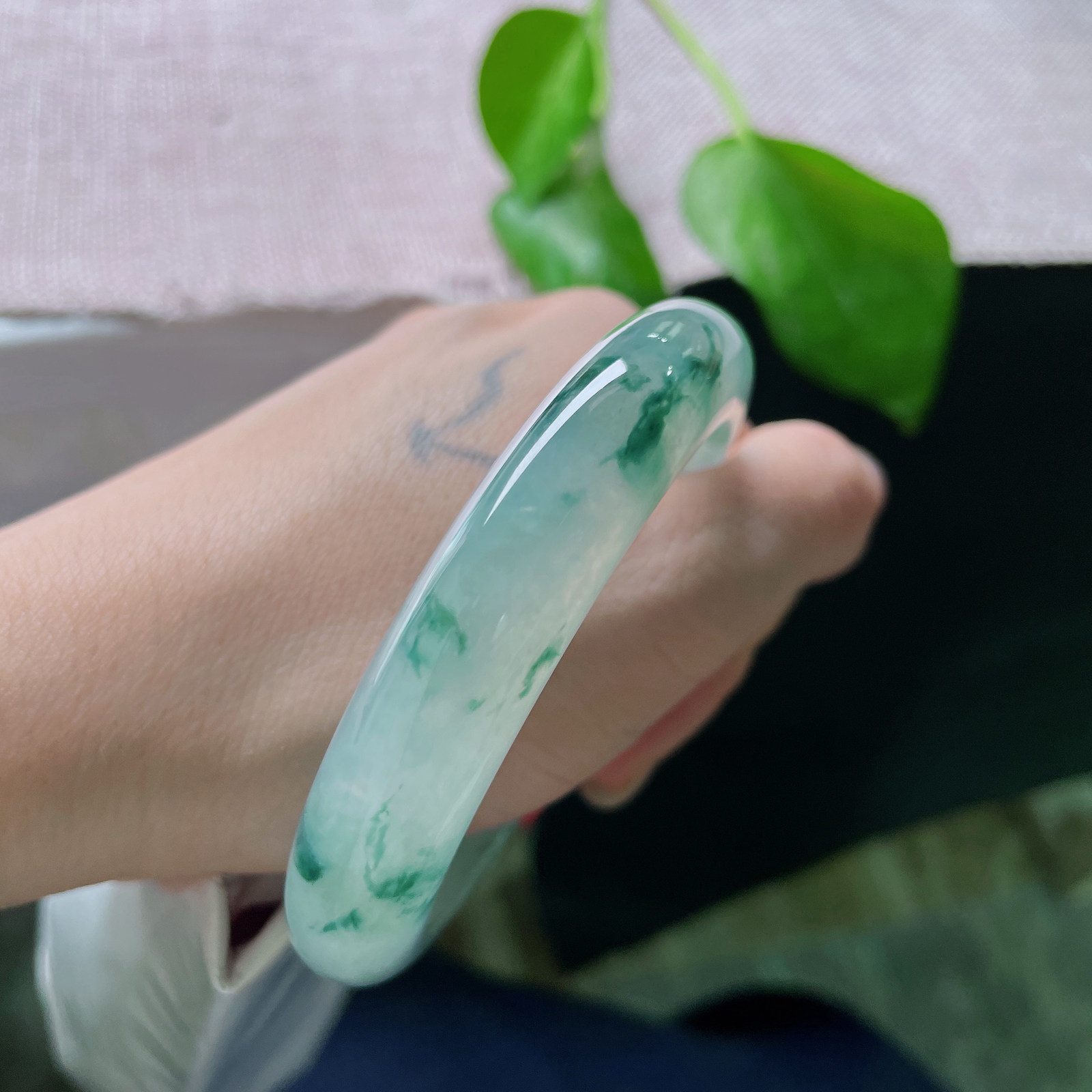 57/12.5/9.3冰飘花正圈，冰润，种老，一花一意境，一镯一余生，贵气，ss52938a..