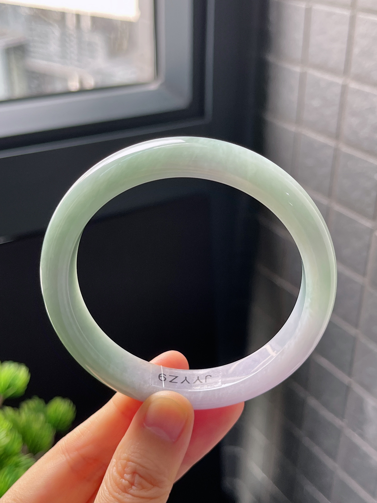 正圈60圈口，翡翠糯化种春带彩手镯