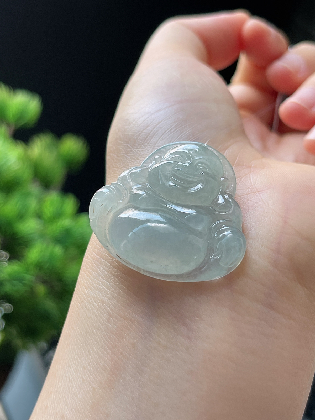 翡翠冰糯种淡绿色吊坠