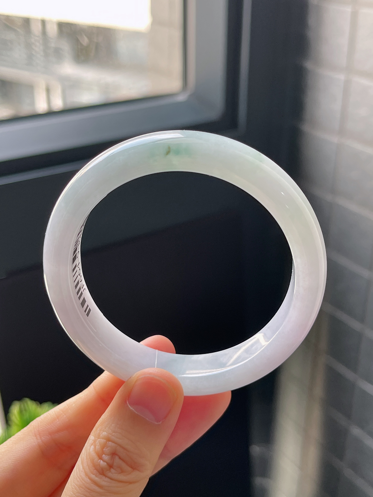 正圈53圈口，翡翠糯化种淡绿色手镯